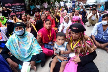 Dragon Group 'un giysi işçileri 20 Eylül 2020' de Dhaka, Bangladeş 'te, İşçi Sendikası binası önünde bir gösteri düzenlediler.. 