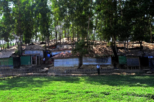 Беженцы Рохинджа Идущие Лагерь Беженцев Балухали Ухии Кокс Базар Бангладеш — стоковое фото