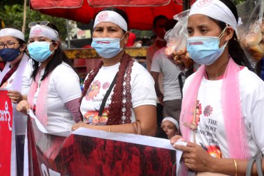 Bangladeşli Rakhine Cemaati, 11 Ekim 2020 'de Myanmar, Bangladeş' teki Myanmar Ordusunun Arakan 'da (Rakhine Eyaleti) Soykırıma son verilmesi talebiyle bir protesto mitingi düzenledi.  