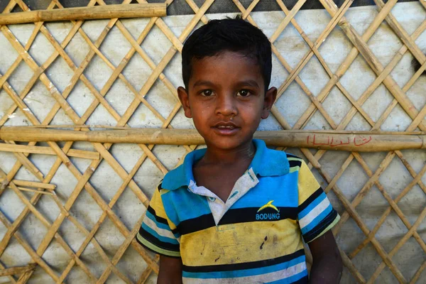 Uprchlické Dítě Rohingya Pózuje Fotografii Uprchlickém Táboře Balukhali Ukhii Coxově — Stock fotografie