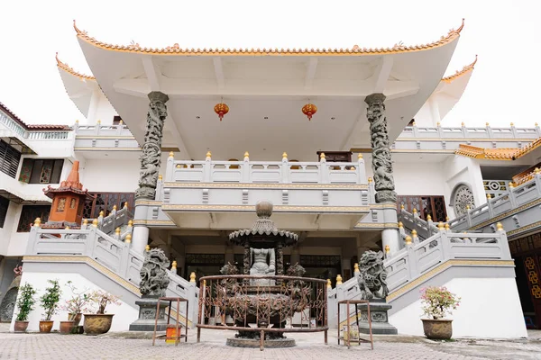 Avalokitesvara Tempel Pematang Siantar Indonesien August 2017 Vorderansicht Des Hauptgebäudes — Stockfoto
