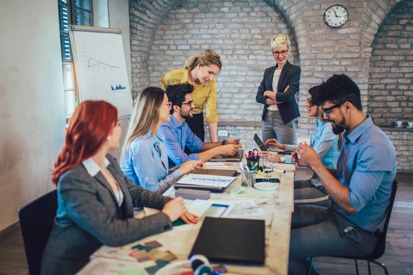 Zakelijke Collega Vergaderzaal Tijdens Presentatie — Stockfoto