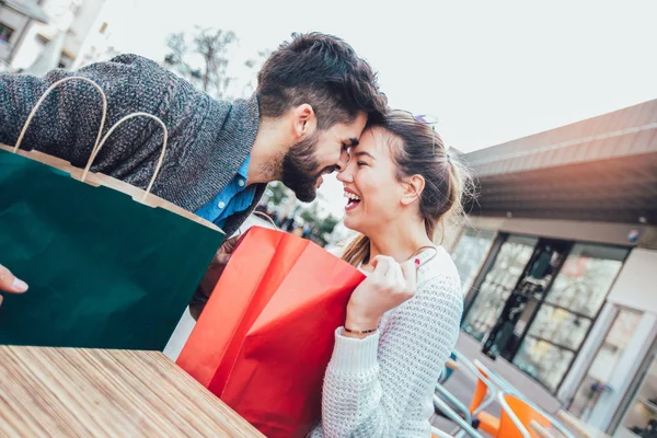 Kaffeepause Nach Dem Einkaufen Verliebte Paare Café Die Ihre Neueinkäufe — Stockfoto