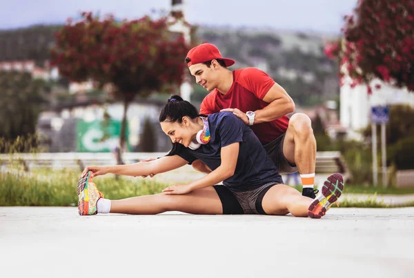 Man Woman Warming Exercising Outdoors — Stock Photo, Image