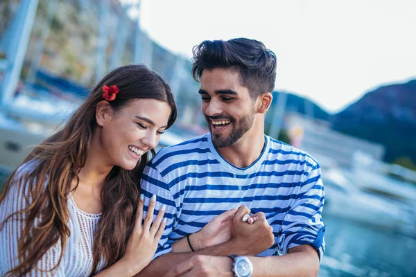 Couple Love Enjoying Summer Time Sea — Stock Photo, Image