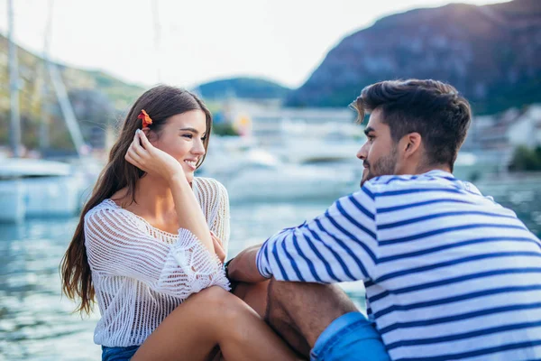 Denizin kenarında yaz zaman zevk aşk, Çift.