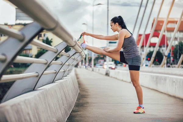 Beautiful Young Woman Exercising Bridge — Stock Photo, Image