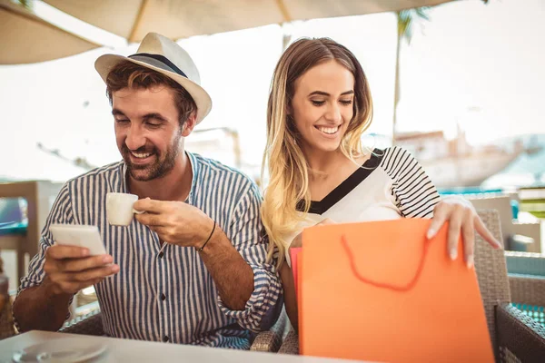 Hermosa Pareja Amorosa Sentada Café Disfrutando Del Café Conversación Después —  Fotos de Stock