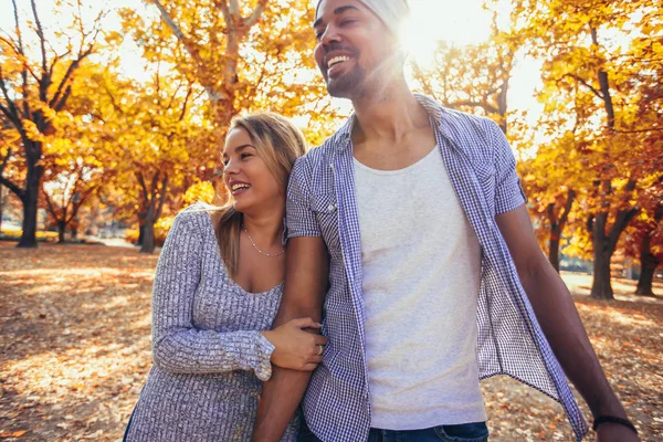 Young Mixed Couple Walking Autumn Park — Stock Photo, Image