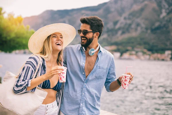 Couple Love Enjoying Summer Time Walking Bank Sea — Stock Photo, Image