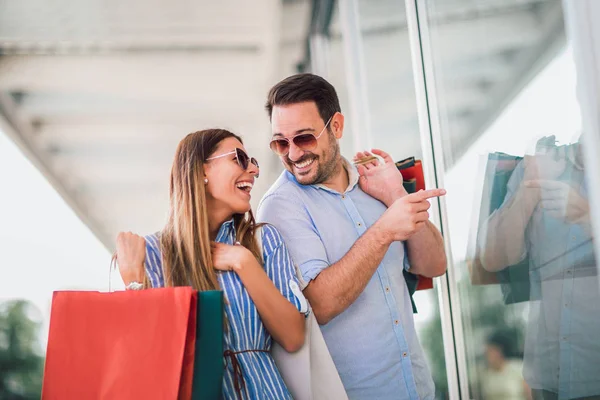 Schönes Junges Paar Genießt Shopping Spaß Der Stadt Tag — Stockfoto