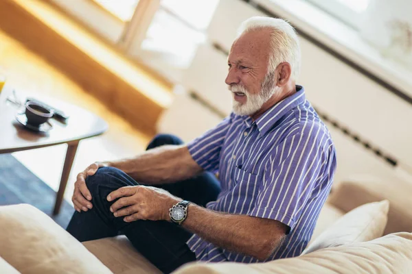 Starší Muž Knee Chronické Problémy Bolesti — Stock fotografie