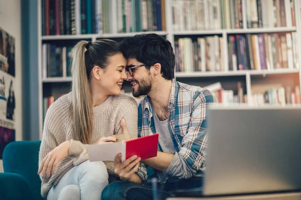 Zwei Menschen Café Genießen Die Zeit Miteinander — Stockfoto