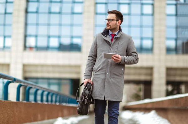 Business Man Standing Outdoor Business Man Working Digital Tablet — Stock Photo, Image