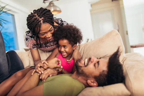 African American Family Spending Time Together Home Having Fun — Stock Photo, Image