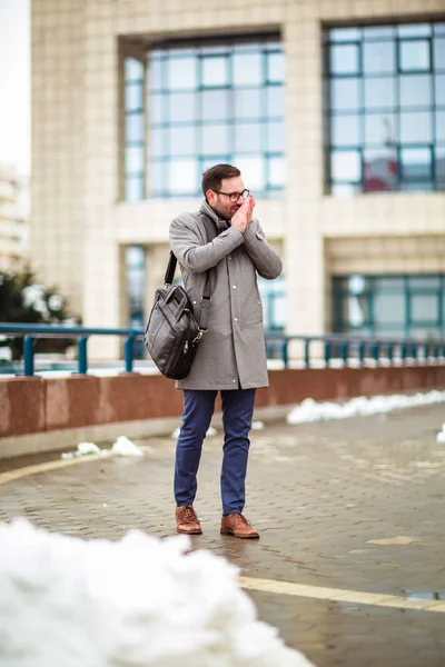 Young Businessman Standing Front Huge Modern Business Building Smiling — Stock Photo, Image