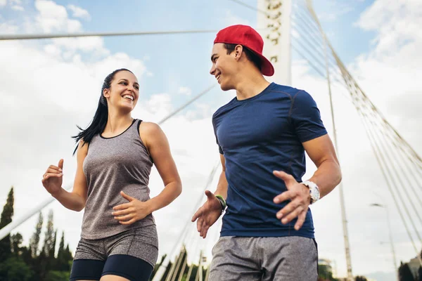 Happy Couple Running Bridge Healthy Lifestyle — Stock Photo, Image