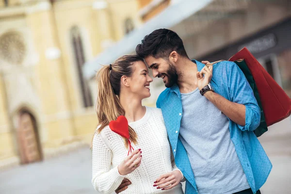 Gelukkige Paar Winkels Samen Voor Valetine Van Dag Plezier — Stockfoto