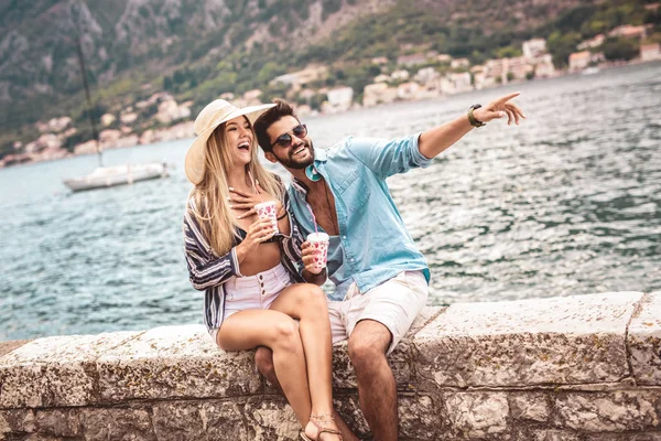 Paar Liefde Genieten Van Zomer Tijd Door Zee — Stockfoto