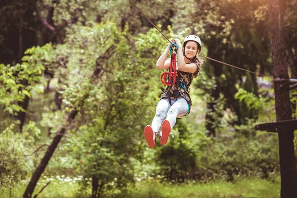 Happy School Girl Enjoying Activity Climbing Adventure Park Summer Day — Stock Photo, Image