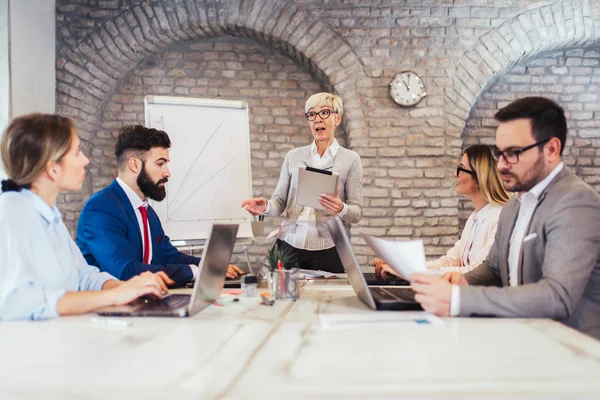 Réunion de l'équipe d'affaires Présentation de travail Concept — Photo