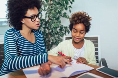 Anne ve kızı hesaplamak öğrenme ödev