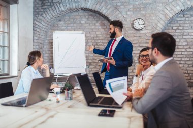 İş takım toplantısı sunu kavramı çalışma 