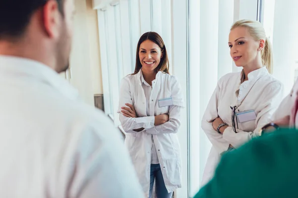 Medical team discussing in the office. — Stock Photo, Image