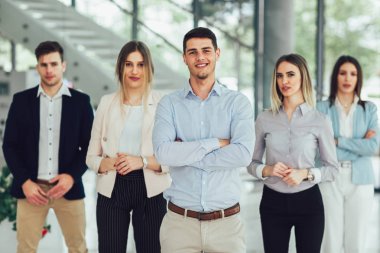 Modern memur mutlu iş kişi ve şirket personel grubu