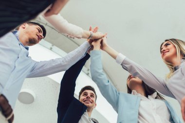 Başarılı girişimciler ve iş adamları hedeflerine ulaşıyor