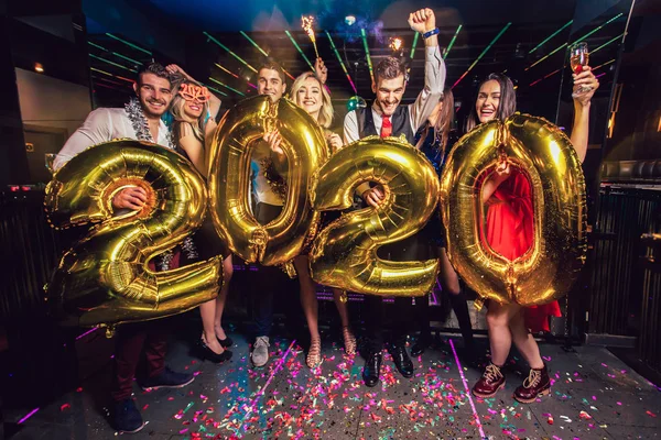 Fiesta de Año Nuevo con amigos en el club — Foto de Stock