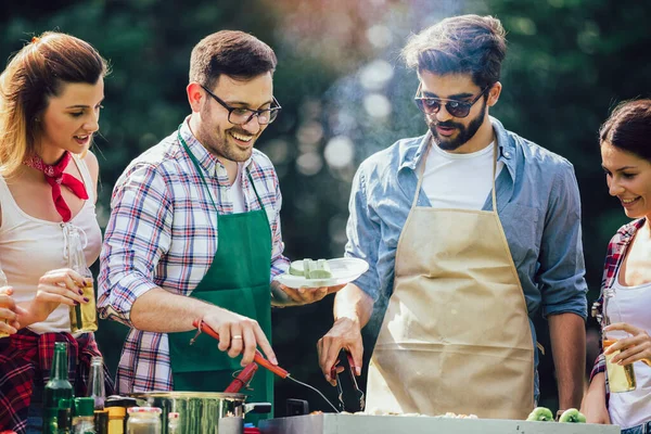 Barbecue Készítés Ebéd Természetben — Stock Fotó