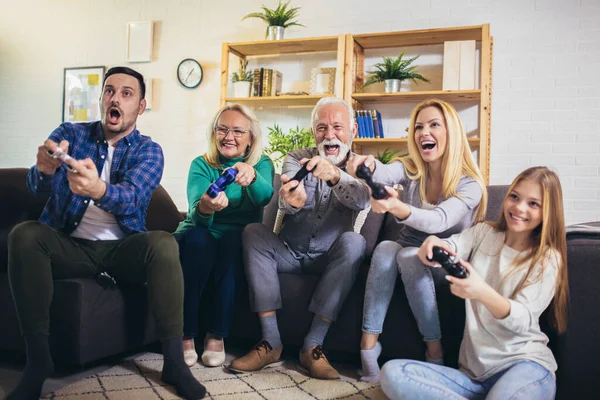 Tres Generaciones Jugando Videojuegos Juntos Casa — Foto de Stock