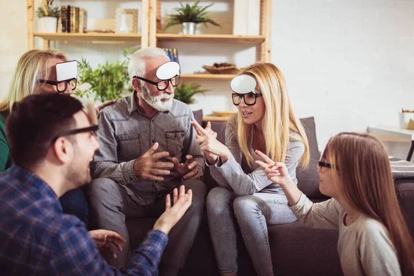 Retrato Una Familia Tres Generaciones Pasando Tiempo Juntos Casa Jugando — Foto de Stock