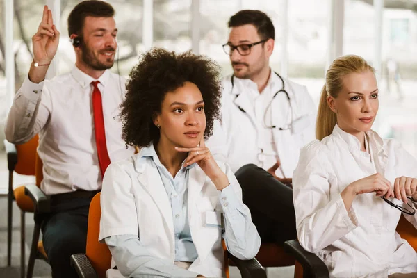 Groupe Médecins Thérapeutes Dans Séminaire Sur Éducation Médicale — Photo