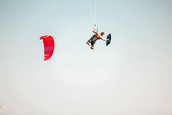 Kitesurfing Kiteboarding Akciófotók Ember Között Hullámok Gyorsan Megy — Stock Fotó