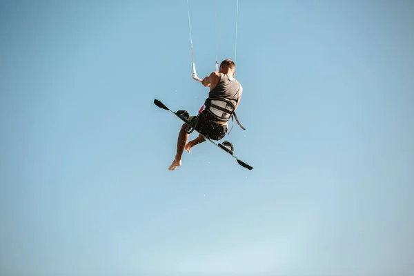 Kitesurf Kiteboarding Action Photos Homme Parmi Les Vagues Rapidement — Photo