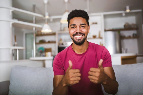 Portrait Smiling African American Man Showing Thumbs — Stock Photo, Image