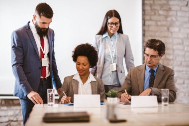 İş sözleşmesi. Ortak yatırım anlaşması imzalandı