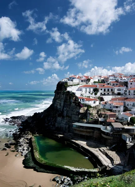 Espetacular Vista Mar Aldeia Cliff Azenhas Mar Fundo Céu Azul — Fotografia de Stock