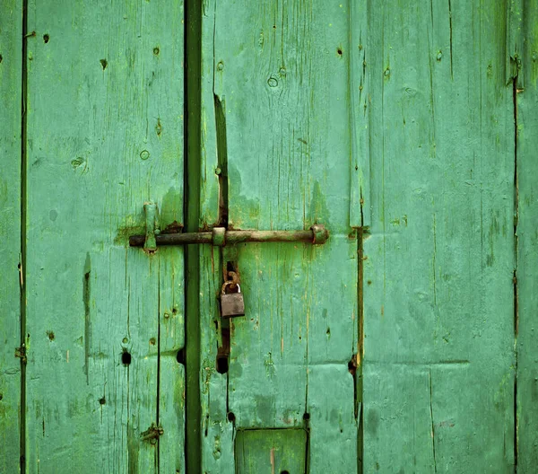 Vecchia porta fienile — Foto Stock