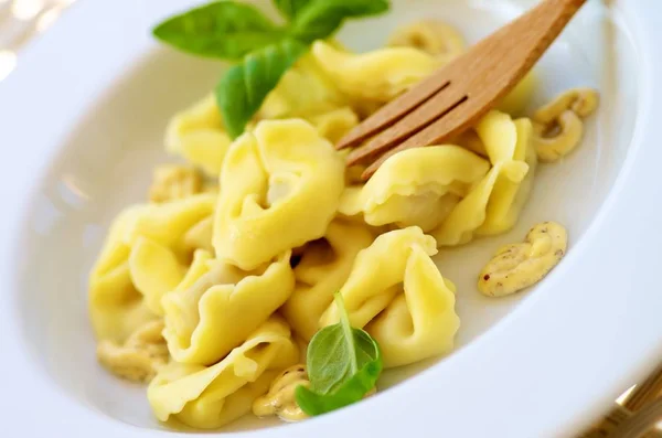 Leckere Fleischcappelletti — Stockfoto