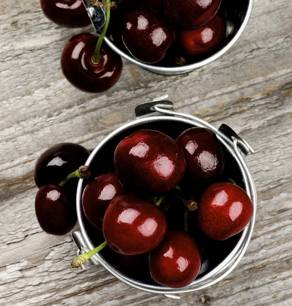 Ciemnoczerwone słodkie czereśnie — Zdjęcie stockowe