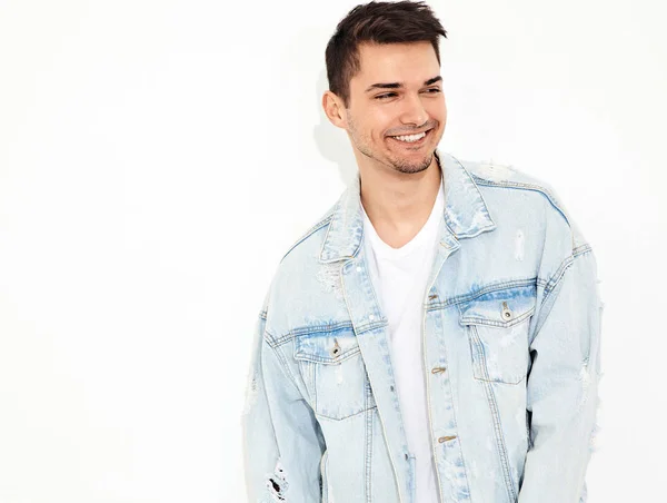 Ritratto Bel Giovane Modello Uomo Sorridente Vestito Con Abiti Jeans — Foto Stock