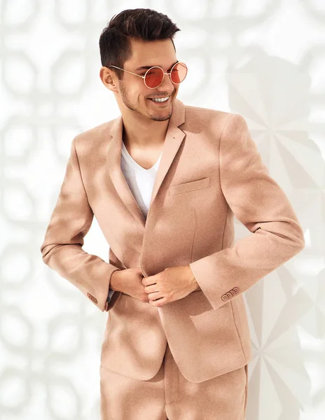 Fashion Stylish Lumbersexual Model Dressed Elegant Light Pink Suit Posing — Stock Photo, Image