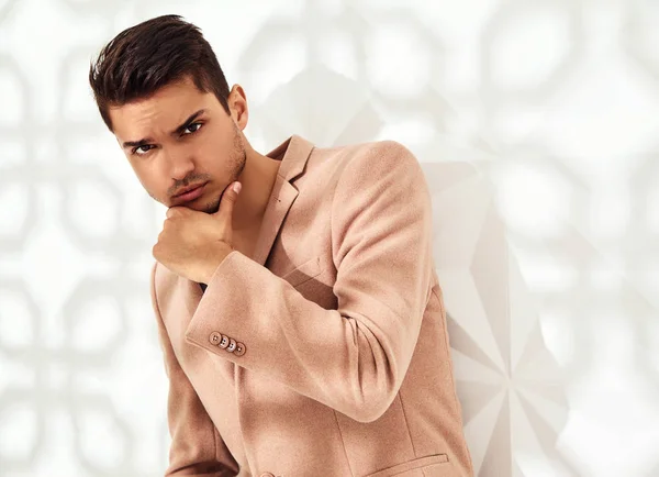 Fashion Stylish Lumbersexual Model Dressed Elegant Light Pink Suit Posing — Stock Photo, Image