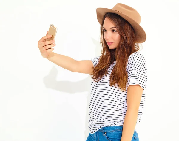 Porträt Eines Hübschen Mädchens Sommerlicher Hipster Kleidung Das Ein Selfie — Stockfoto