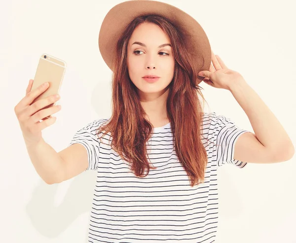 Porträt Eines Hübschen Mädchens Sommerlicher Hipster Kleidung Das Ein Selfie — Stockfoto