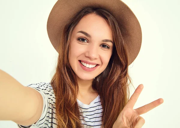 Pretty Girl Summer Hipster Clothes Take Selfie Hands Phone — Stock Photo, Image