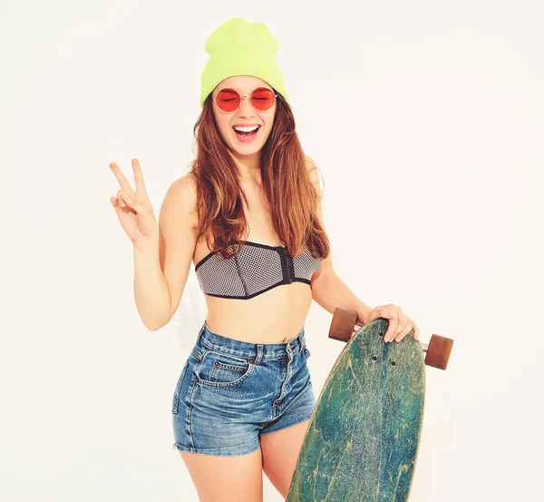 Молода Стильна Модель Усміхненої Дівчини Повсякденному Літньому Одязі Плавання Жовтому — стокове фото